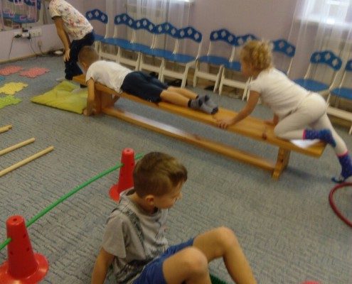 Упражнения для осанки и укрепления мышц на детских занятиях физической культурой.